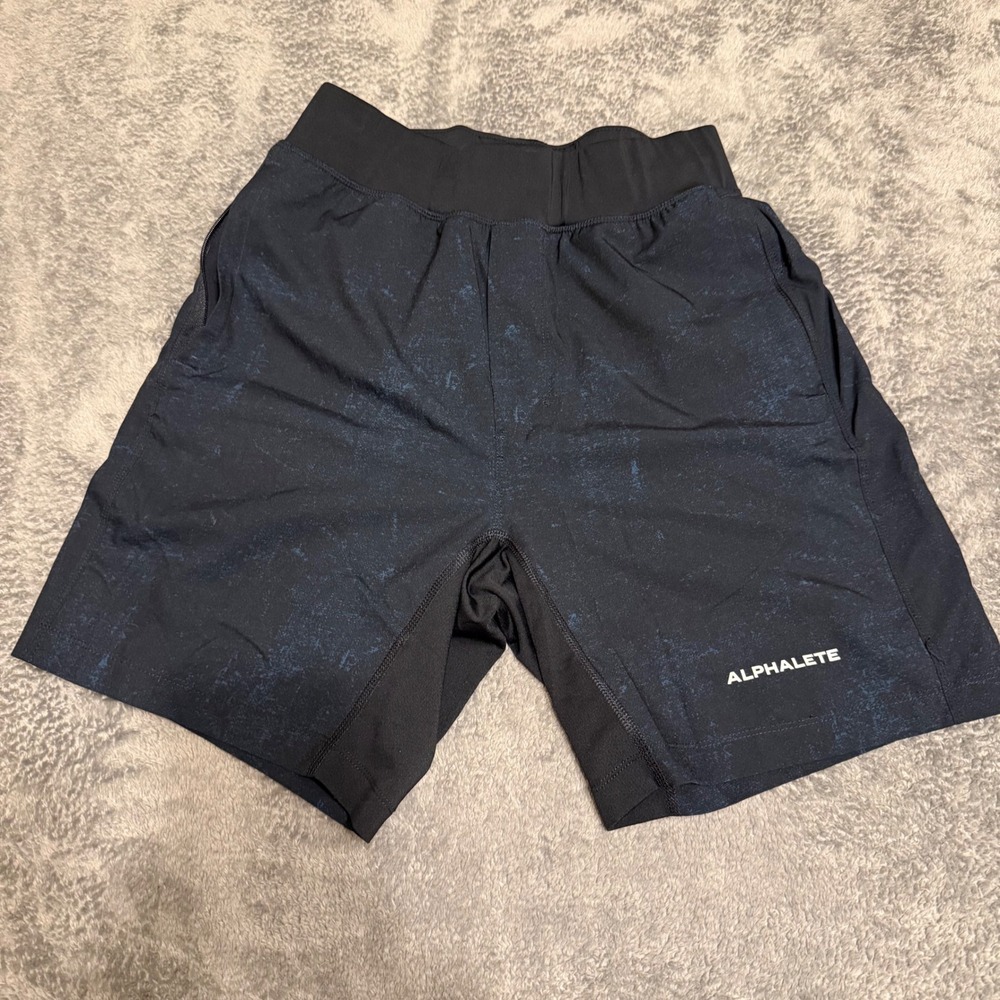 ALPHALETE Mens Athletic Shorts‎ Black Blue Textured Print Size S Gym Workout